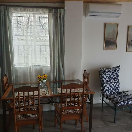 100 On Girvan เดอร์บัน ภายนอก รูปภาพ